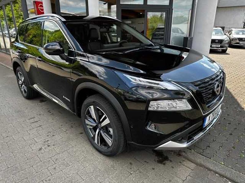 Nissan X-Trail 1.5 VC-T e-4ORCE 213 PS 4x4 Tekna 5 Sitze