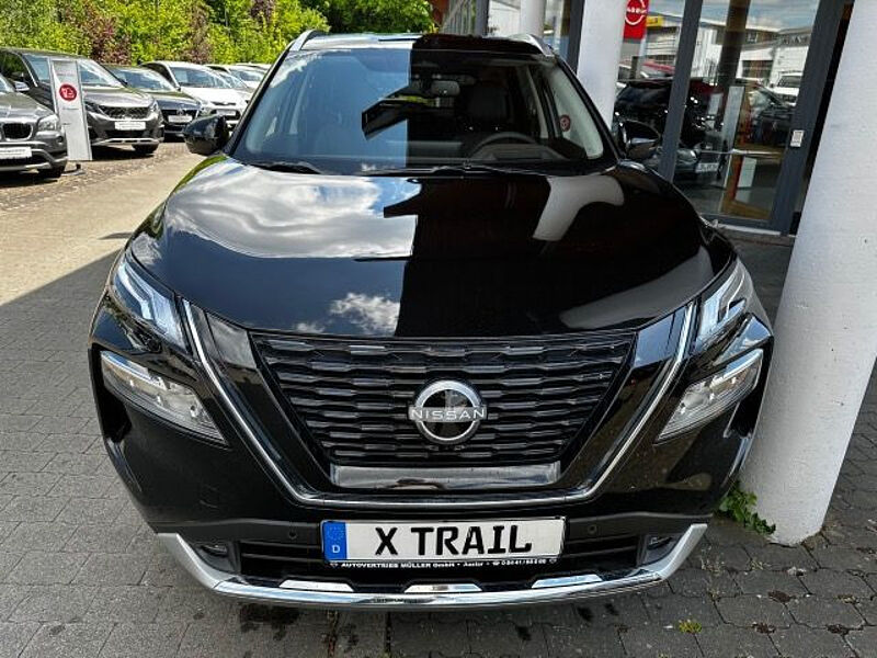 Nissan X-Trail 1.5 VC-T e-4ORCE 213 PS 4x4 Tekna 5 Sitze