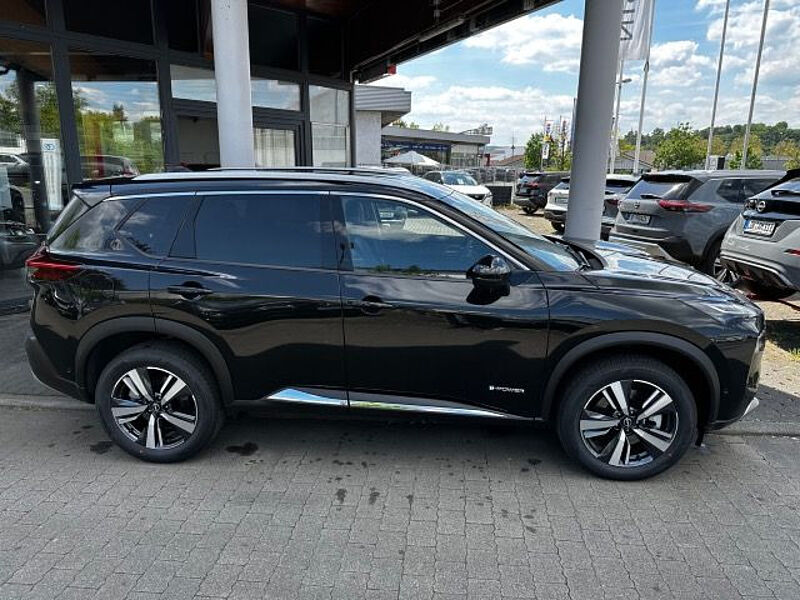 Nissan X-Trail 1.5 VC-T e-4ORCE 213 PS 4x4 Tekna 5 Sitze