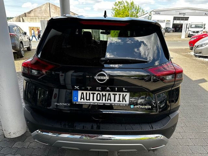 Nissan X-Trail 1.5 VC-T e-4ORCE 213 PS 4x4 Tekna 5 Sitze