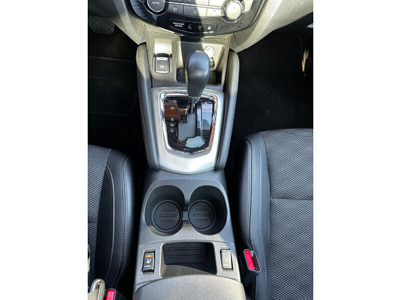 Nissan Qashqai 1.6dCi Xtronic 4x2 Tekna NAVI AHK Kamera