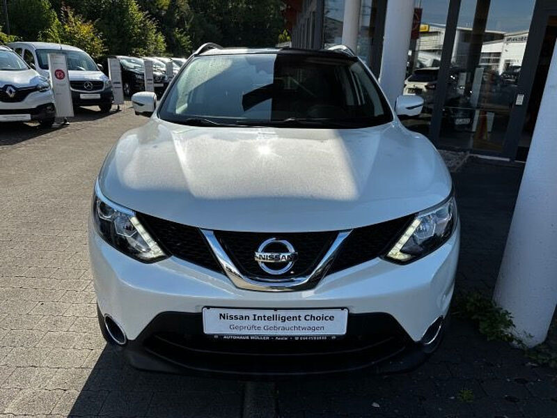 Nissan Qashqai 1.6dCi Xtronic 4x2 Tekna NAVI AHK Kamera