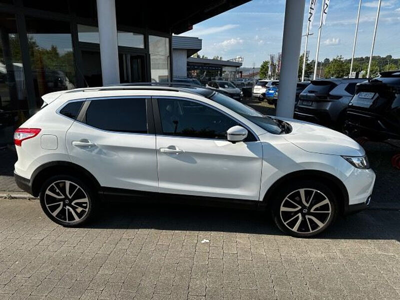 Nissan Qashqai 1.6dCi Xtronic 4x2 Tekna NAVI AHK Kamera