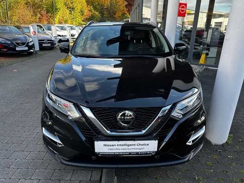 Nissan Qashqai 1,6l DIG-T Tekna 6MT 163PS Navi Leder