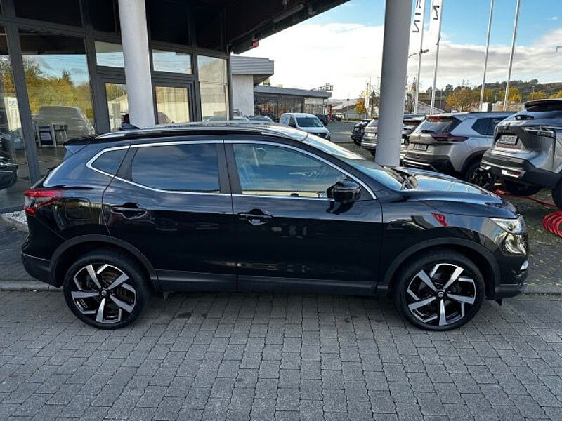 Nissan Qashqai 1,6l DIG-T Tekna 6MT 163PS Navi Leder